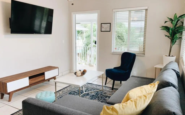 2 Bedrooms Apartment