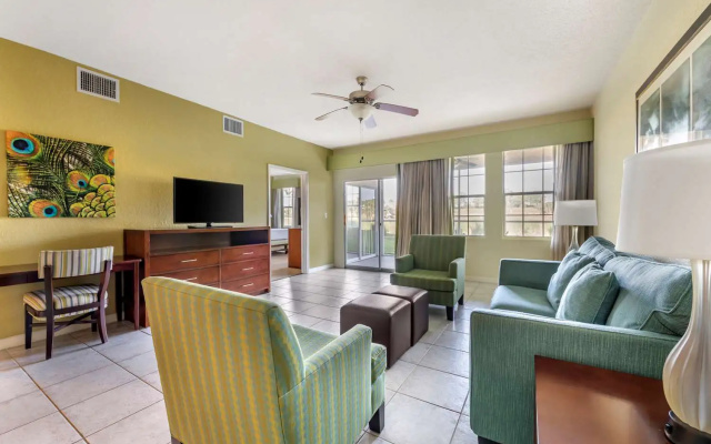 2 Bedrooms Standard Double room with golf view