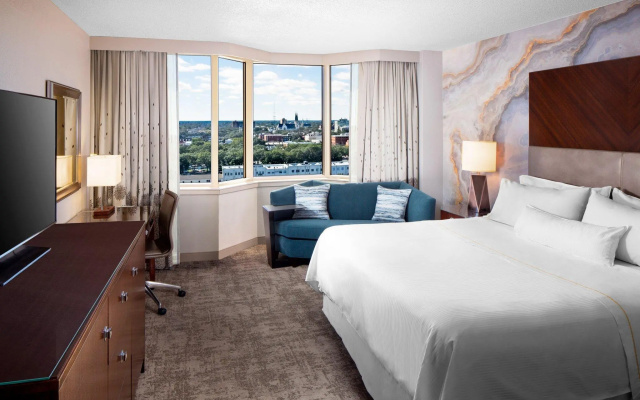 1 Bedroom Presidential Double Suite with balcony