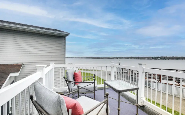 3 Bedrooms Cottage with balcony
