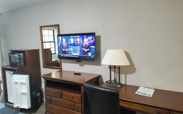 Deluxe Quadruple Basement room