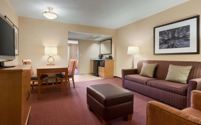 2 Bedrooms Premium Quadruple Suite