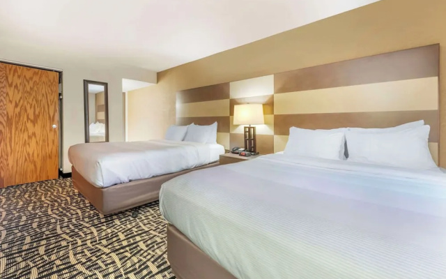 Quadruple Family Suite