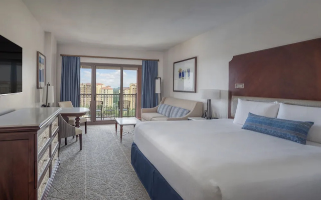 Room with balcony and with lake view