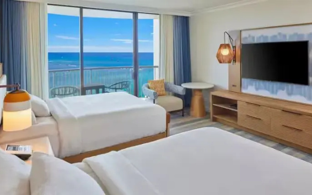 Rainbow High Floor Accessible Quadruple room oceanfront