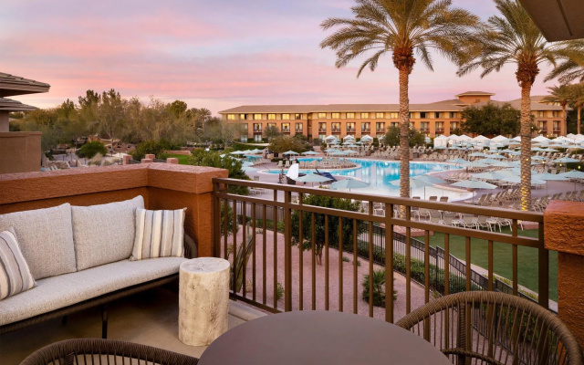 1 Bedroom Suite with pool view