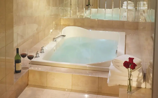 Double Club Suite