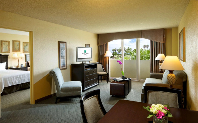 Standard Double room with partial ocean view