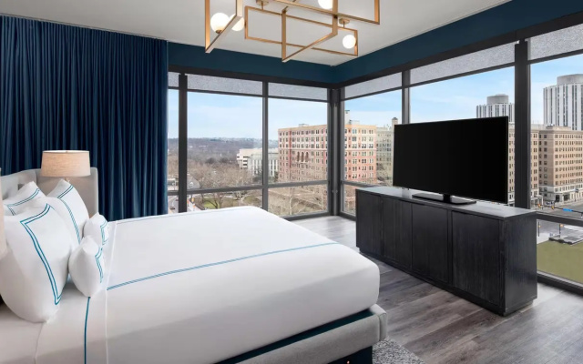 Suite with view