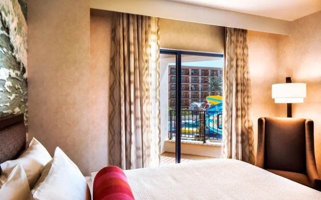 1 Bedroom Suite with balcony and with Waterpark view