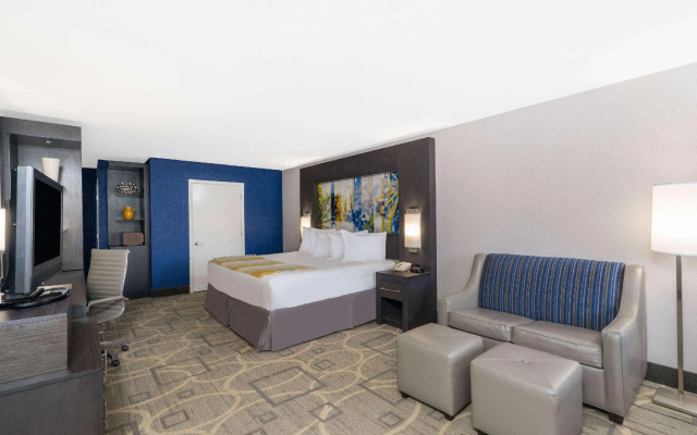 Deluxe Suite
