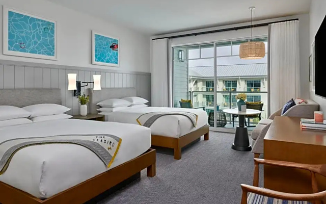 Quadruple room with city view