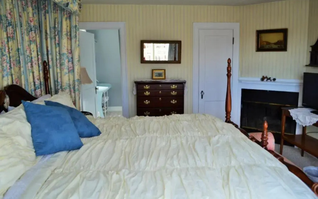 Suite with balcony