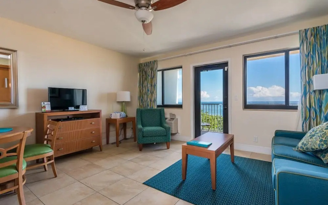 Studio with balcony and oceanfront