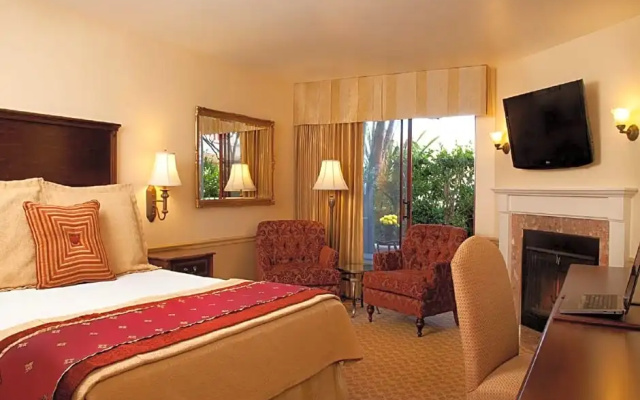 Standard Double room with courtyard view