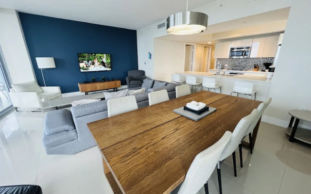 3 Bedrooms Deluxe Apartment with canal view
