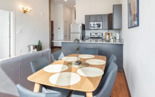 2 Bedrooms Apartment with city view