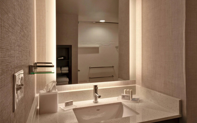 2 Bedrooms Suite with balcony