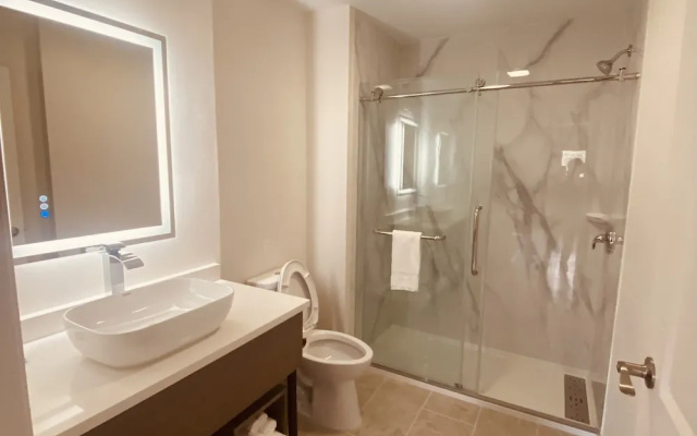 Sextuple Suite