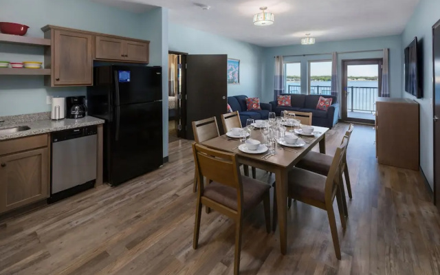 1 Bedroom Standard room with lake view