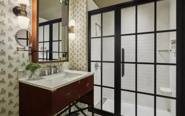 Suite with balcony