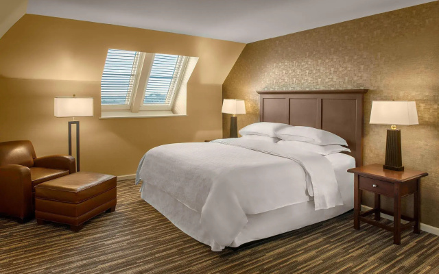 2 Bedrooms Penthouse Suite with city view