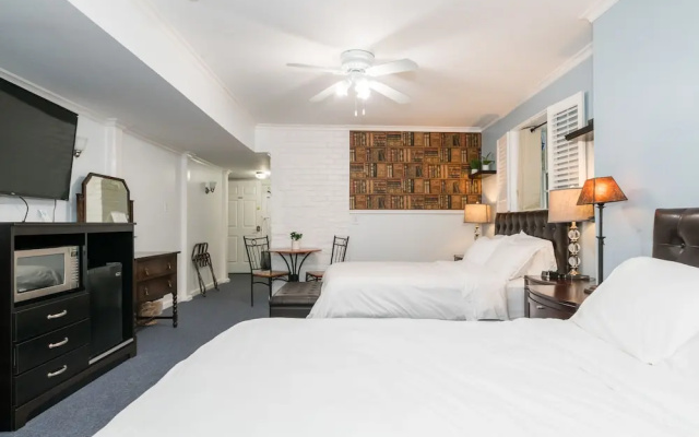 Deluxe Suite