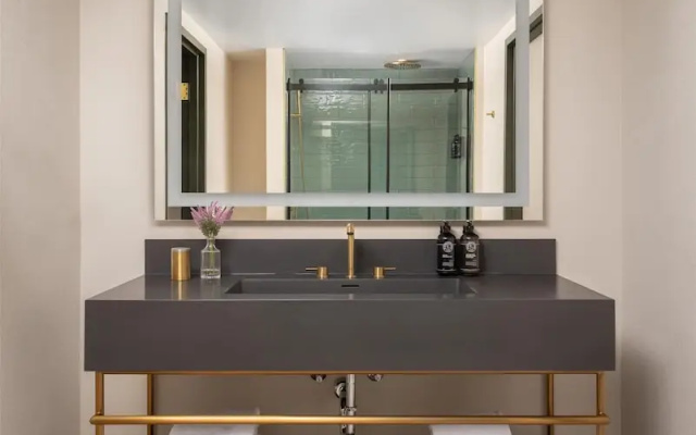 Quadruple Suite