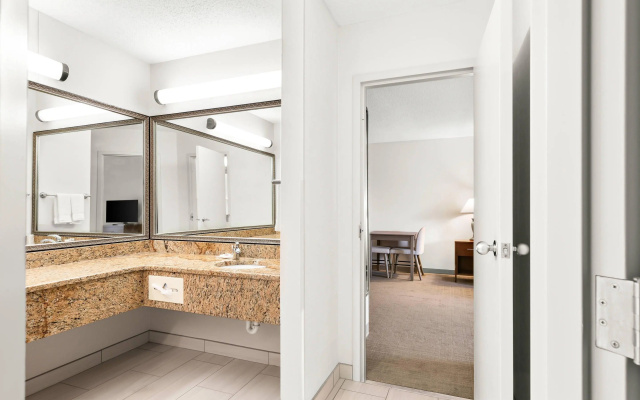 Double Suite