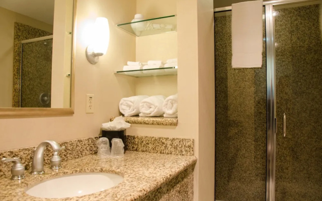 Standard Quadruple room with view
