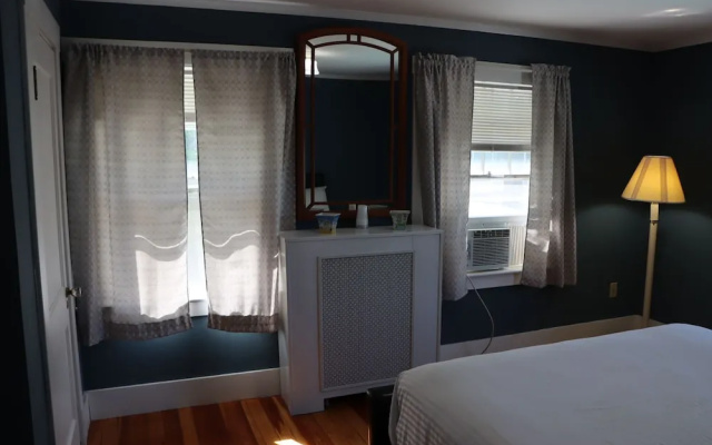 4 Bedrooms Family Cottage