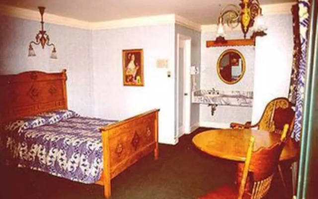 Standard Double Basement room