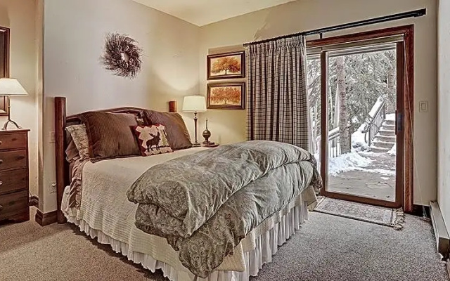 6 Bedrooms Bed in Dorm
