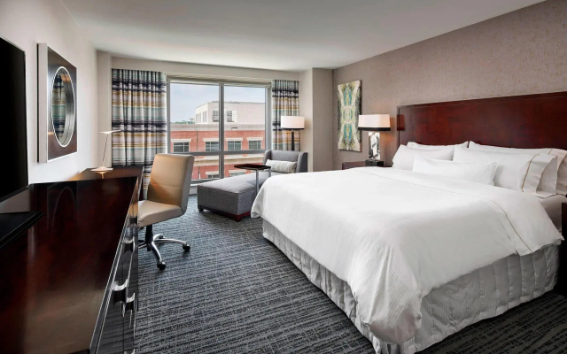 Deluxe Double room with city view