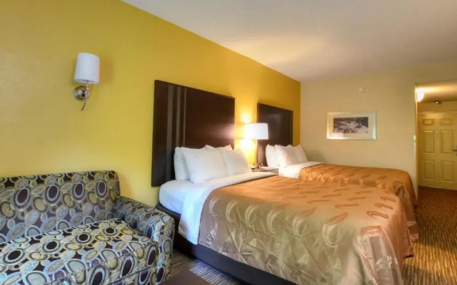 Quadruple Suite with river view