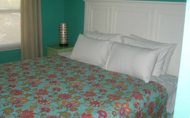 2 Bedrooms Standard Double room with pool view