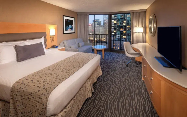 Executive Double room with balcony and with city view