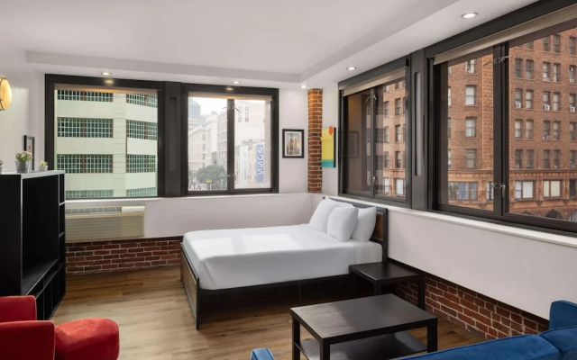 1 Bedroom Deluxe Suite