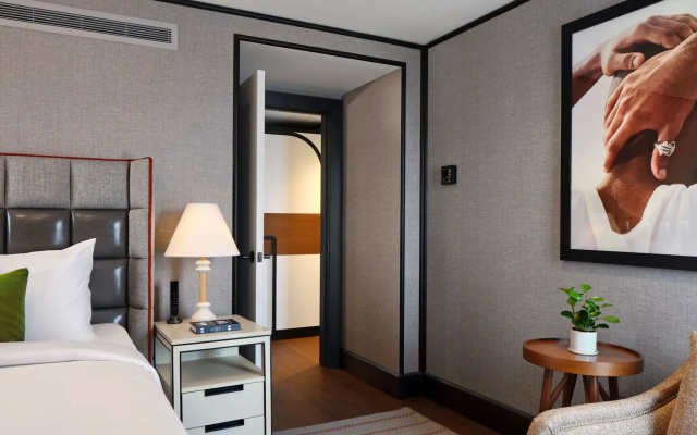 Deluxe Suite