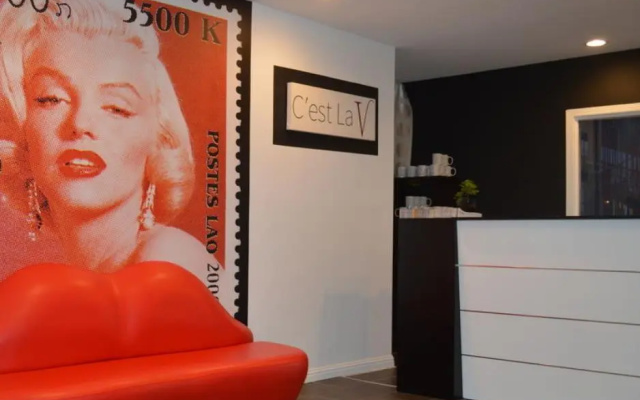 Deluxe Studio