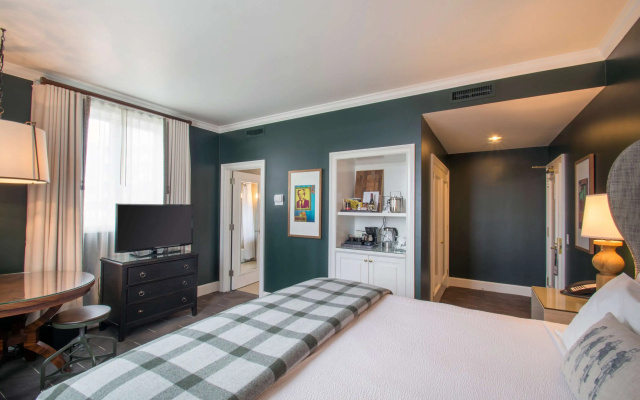 Standard Double room with city view