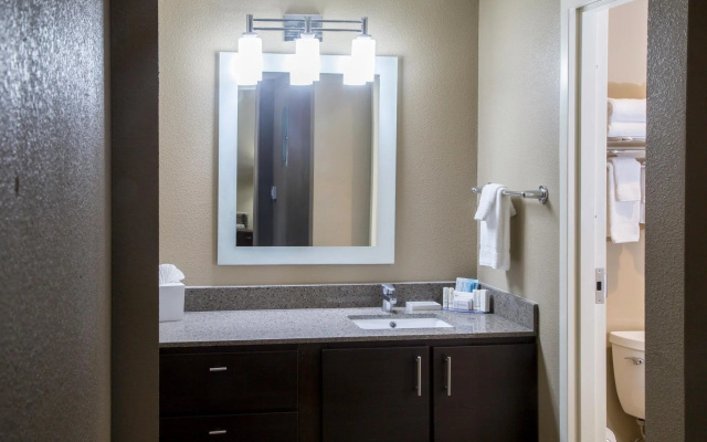 2 Bedrooms Double Suite