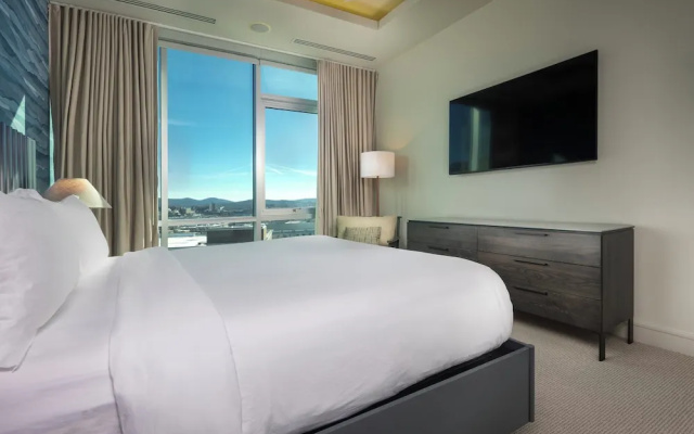Suite with balcony