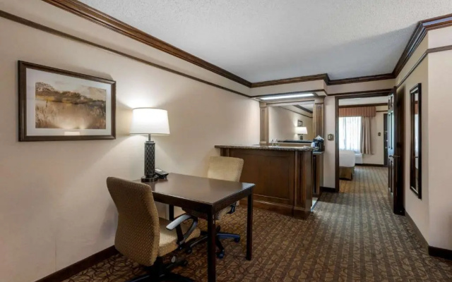Quadruple Suite