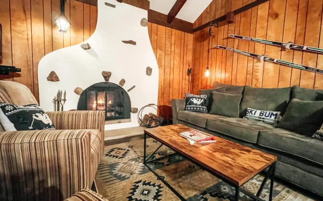 5 Bedrooms Cottage