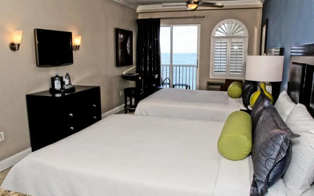 Standard Quadruple room with balcony and with land view