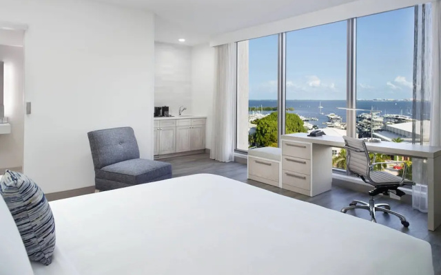 1 Bedroom Suite with city view