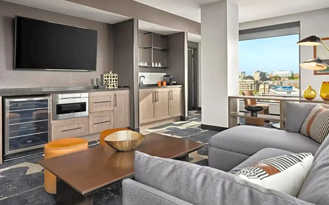 1 Bedroom Double Suite with city view