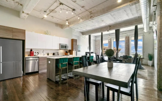 3 Bedrooms Apartment