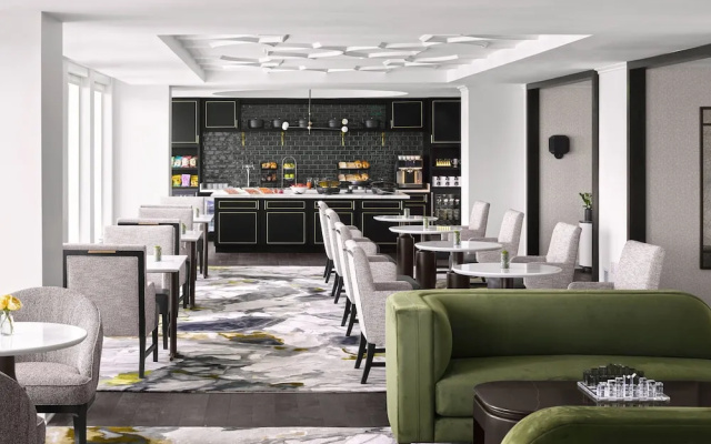 Standard Double Club room with city view